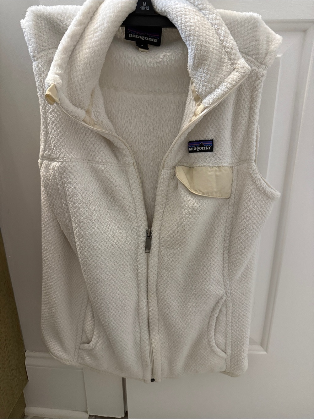 Patagonia women’s Cream Fleece Vest - Cozy Sleeveless Jacket